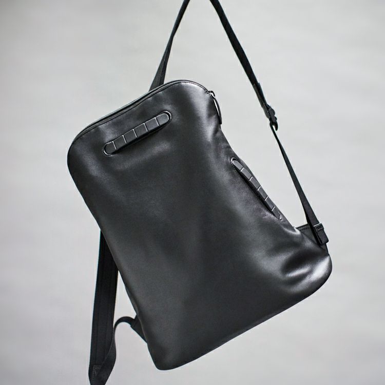 スリムバックパック｜SLIM BP｜革・レザーバッグのTOMOE(トモエ)公式サイト 