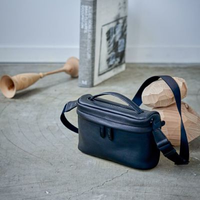 革・レザーバッグのTOMOE(トモエ)公式サイト｜機能美が光るデザインの革鞄