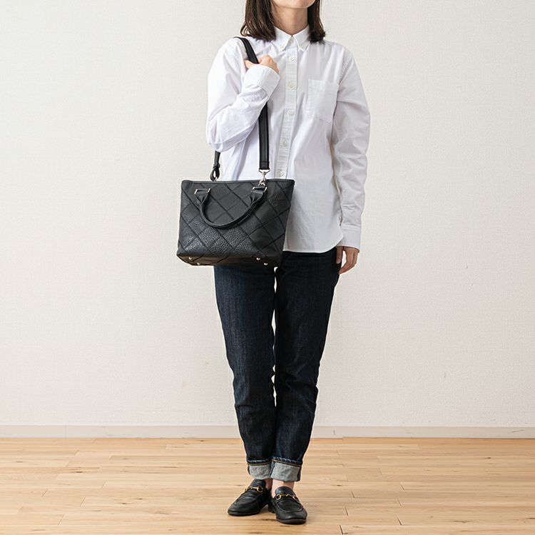 【LES CLEIAS】レザーショルダーストラップ付きトートバッグ boftcm8005.jpg