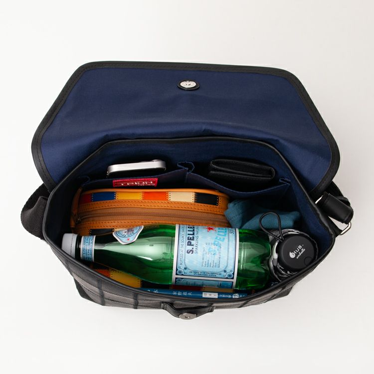 タグ付未使用品✨️　TRION ショルダー　カメラバッグ　2WAY　ブラック タグ付未使用品✨️ TRION ショルダー カメラバッグ 2WAY ブラック