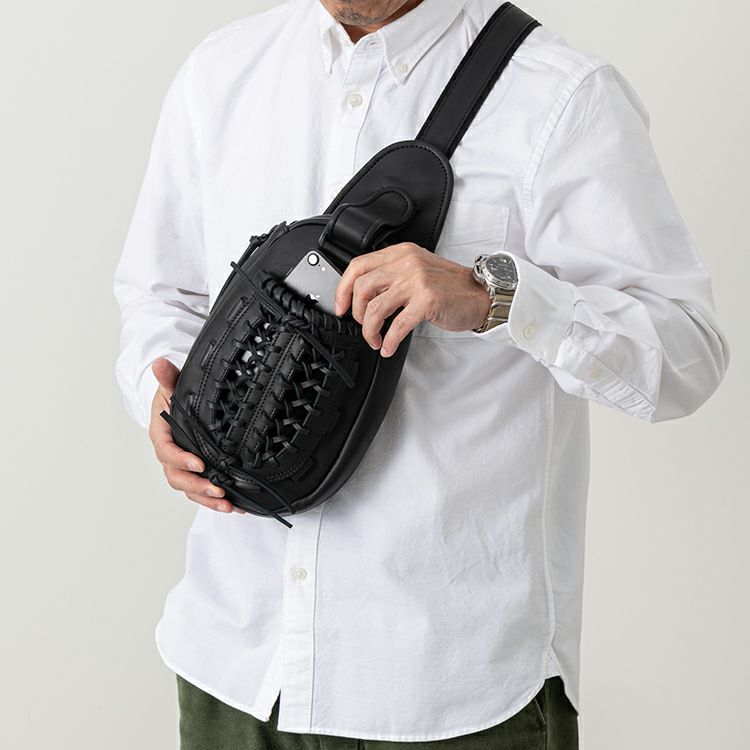 2024年 お歳暮・冬ギフト特集 グローブボディバッグ(トラッピーズ)｜GLB102T｜革・レザー バッグ