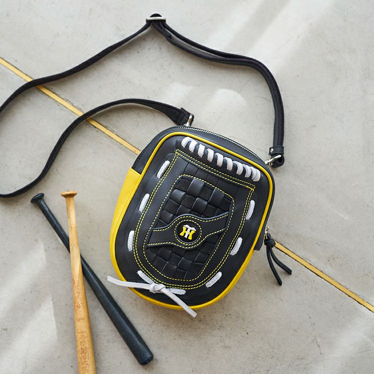 阪神タイガースコラボ グローブミニショルダー｜GLB110HT｜革・レザー