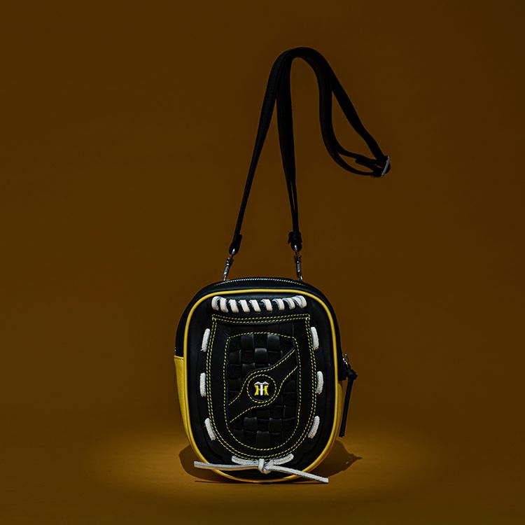 阪神タイガースコラボ グローブミニショルダー｜GLB110HT｜革・レザー