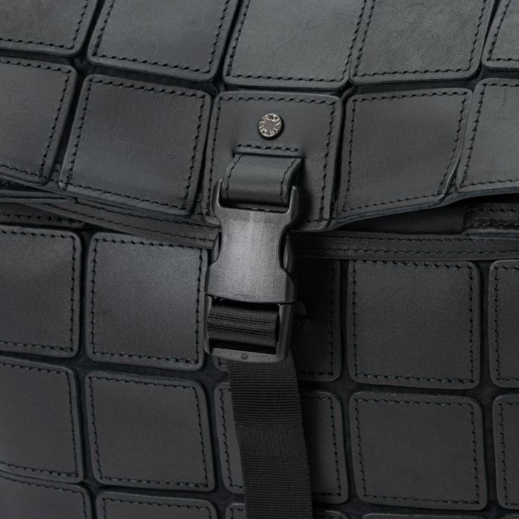 軽量バックパック｜PS203｜革・レザーバッグのTRION(トライオン)公式サイト