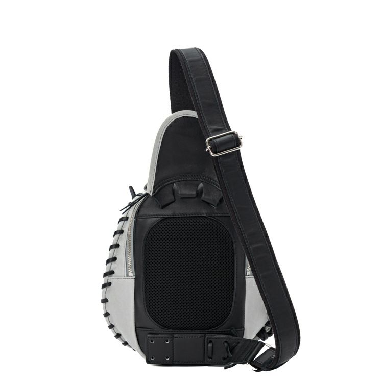 キャッチャーミットボディバッグ｜GLB119｜革・レザーバッグのTRION